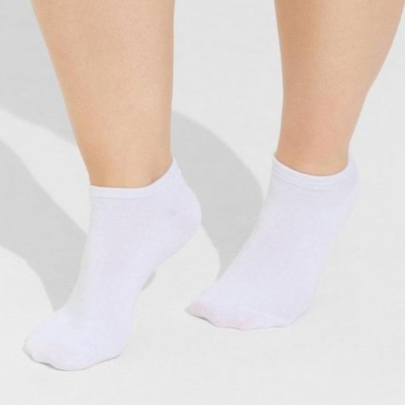 ❤️NWT TORRID WIDE WITH 5 PAIRS HALLOWEEN SHORTIE SOCKS - SKULLS BATS GHOSTS - Picture 5 of 10